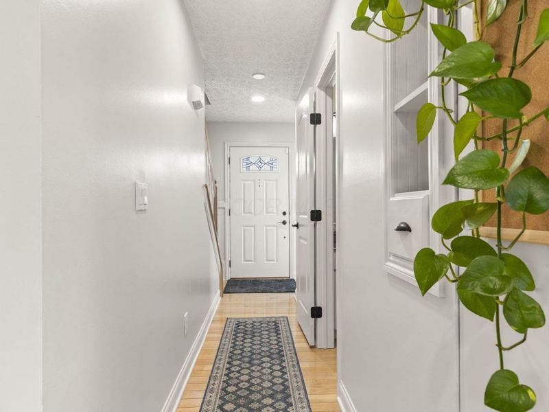 8483 Olenbrook Drive, Lewis Center, OH 43035 Photo 4