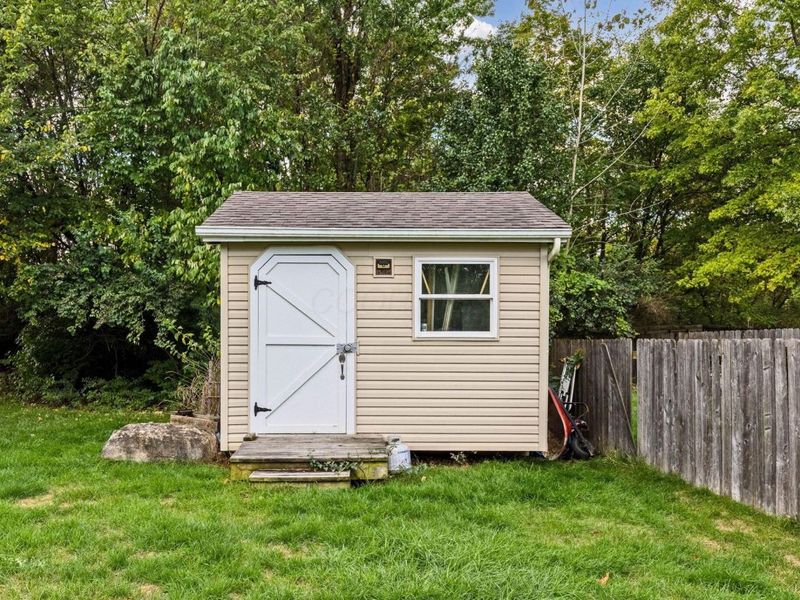 8483 Olenbrook Drive, Lewis Center, OH 43035 Photo 48