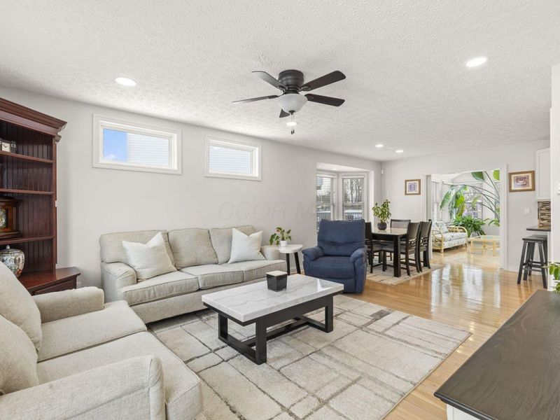 8483 Olenbrook Drive, Lewis Center, OH 43035 Photo 7