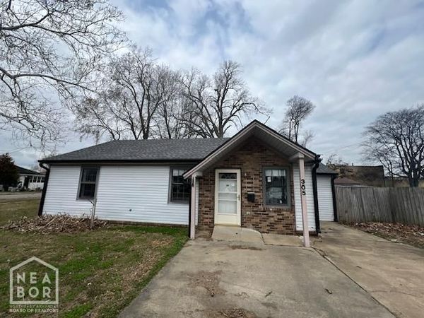 305 W Carlson Street, Trumann, AR 72472