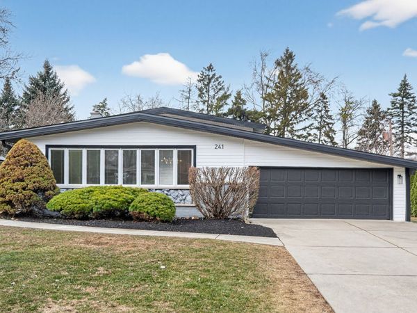 241 E Schick Road , Bloomingdale, IL 60108