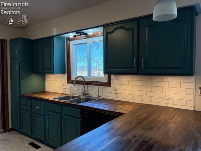 145 W. Woodmere Drive, Tiffin, OH 44883 Photo 32