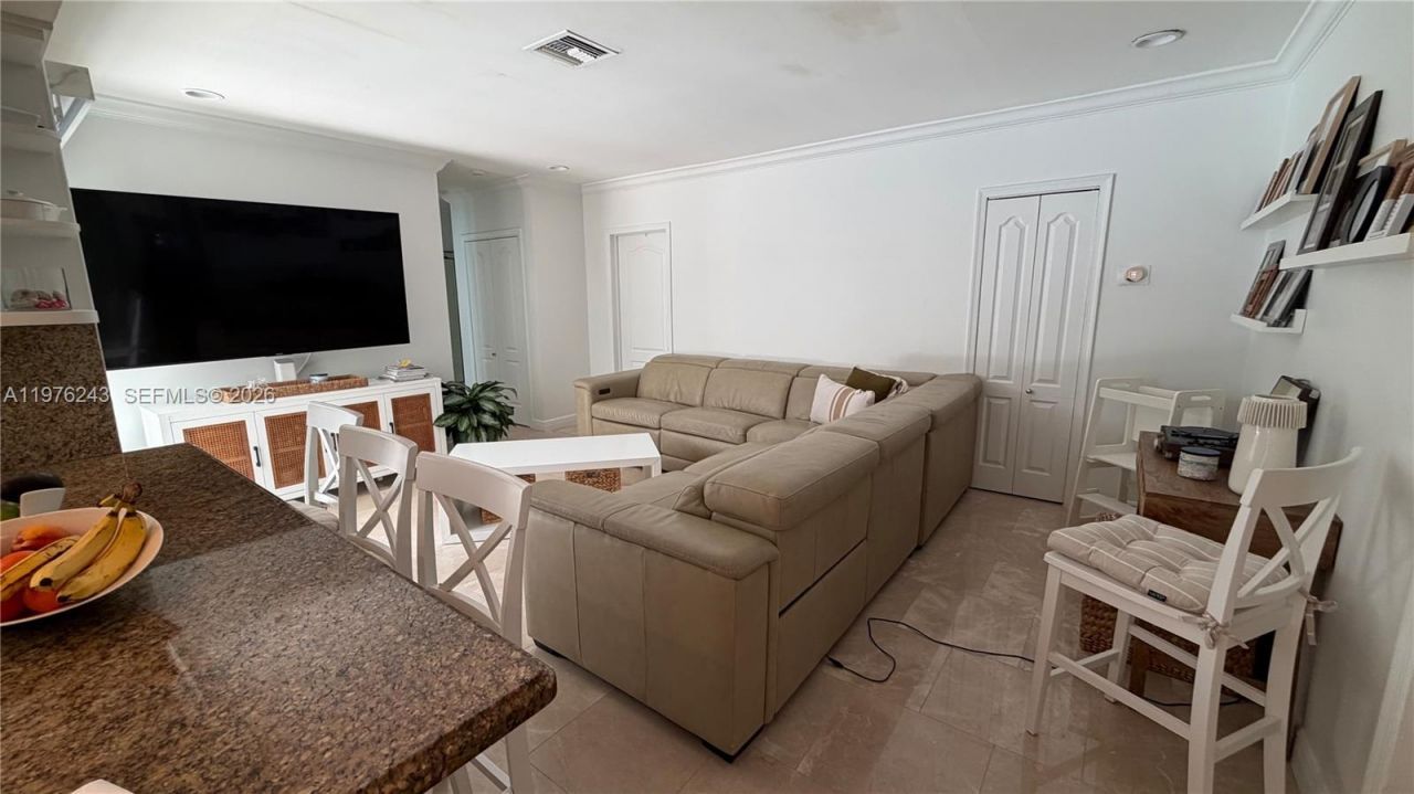 5920 Maynada St, Unit 5920, Coral Gables, FL 33146 Photo