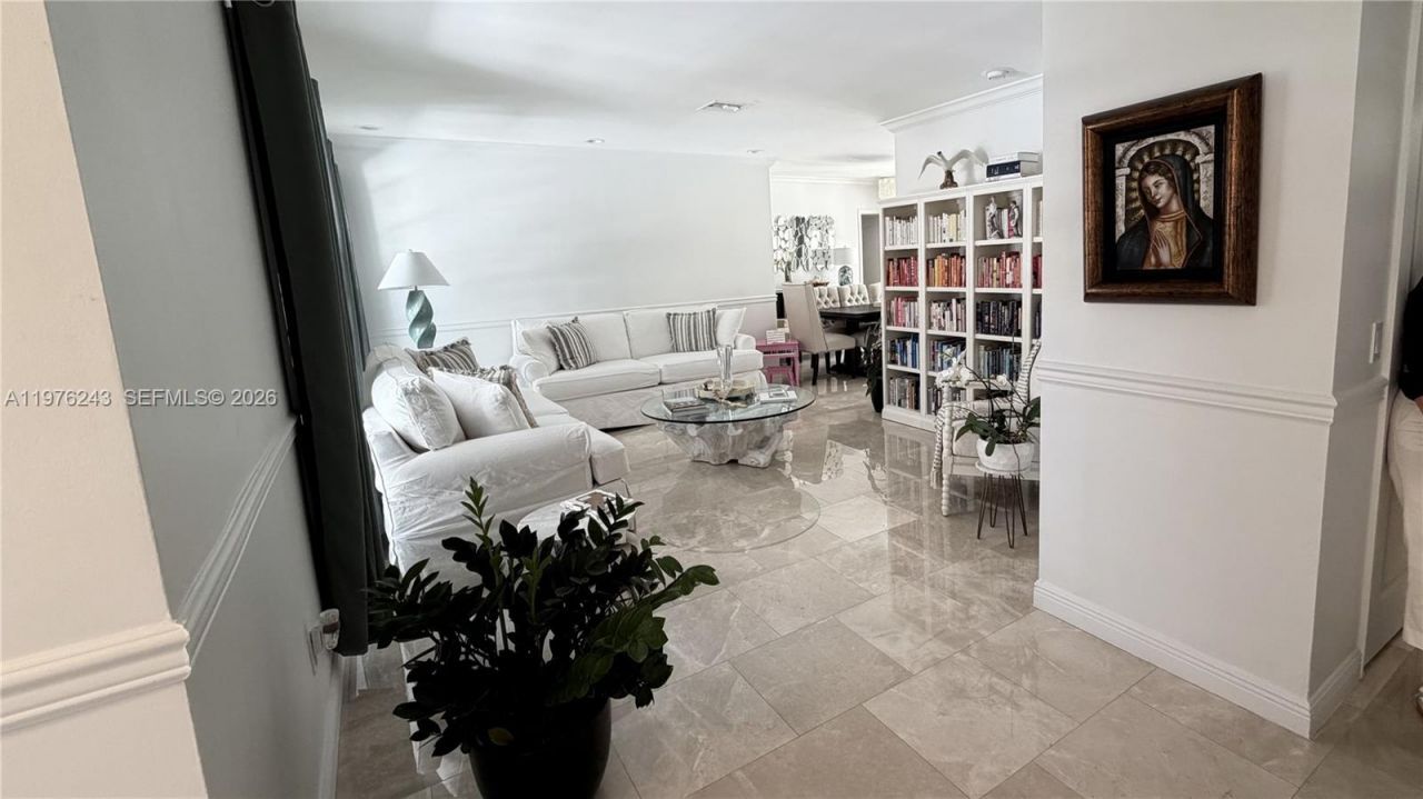 5920 Maynada St, Unit 5920, Coral Gables, FL 33146 Photo