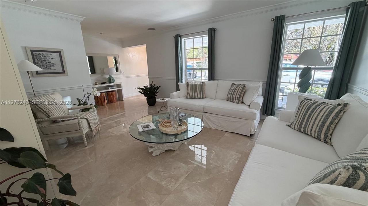 5920 Maynada St, Unit 5920, Coral Gables, FL 33146 Photo