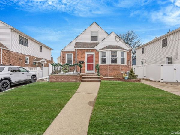 131 Grange Street , Franklin Square, NY 11010