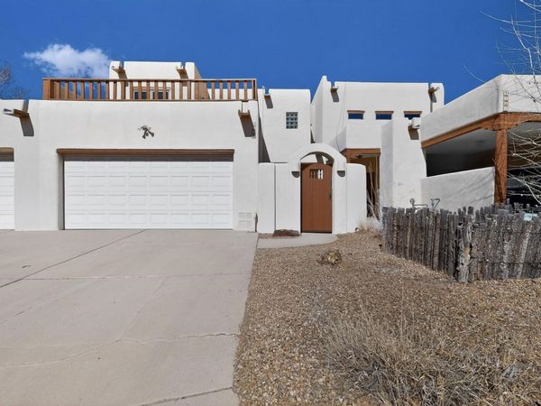 3153 La Paz Lane, Santa Fe, NM 87507