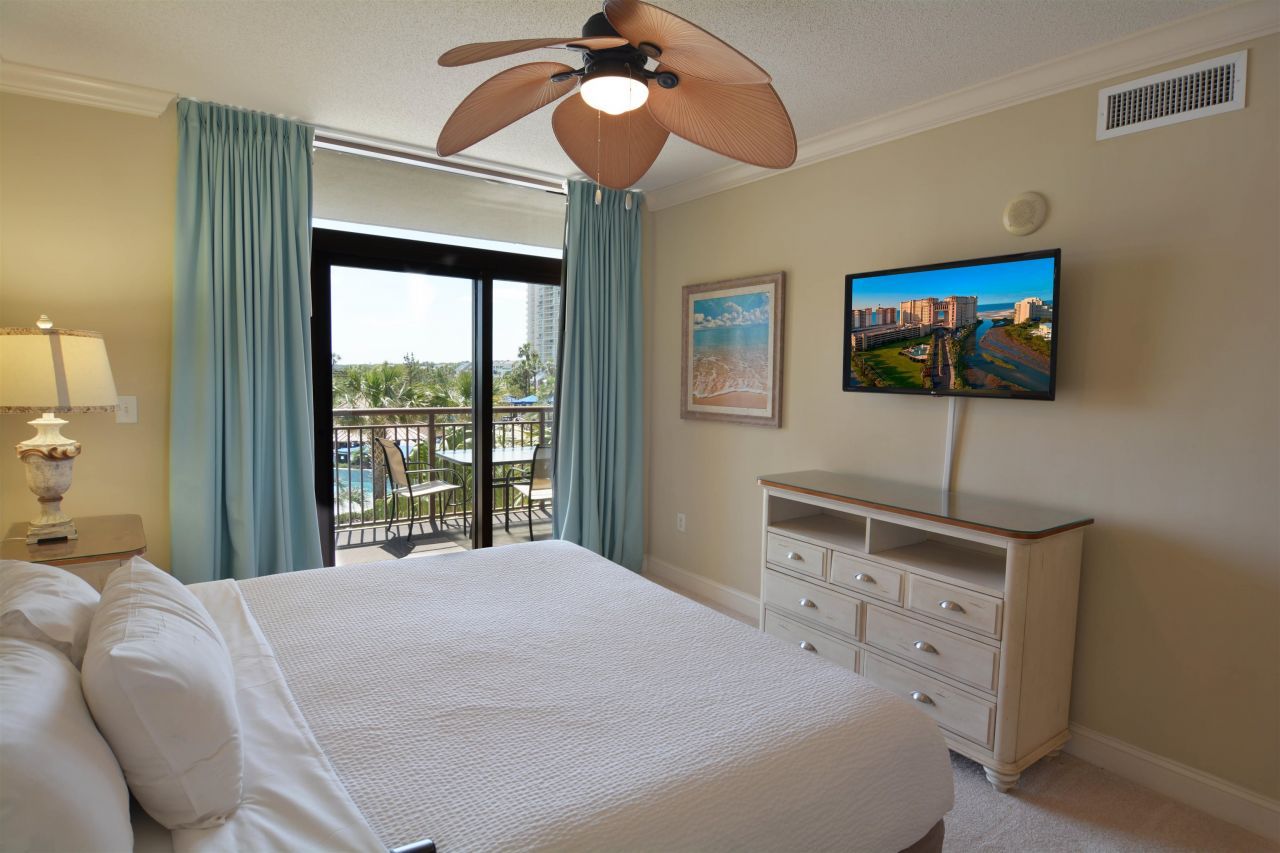 100 North Beach Blvd. Photo 15