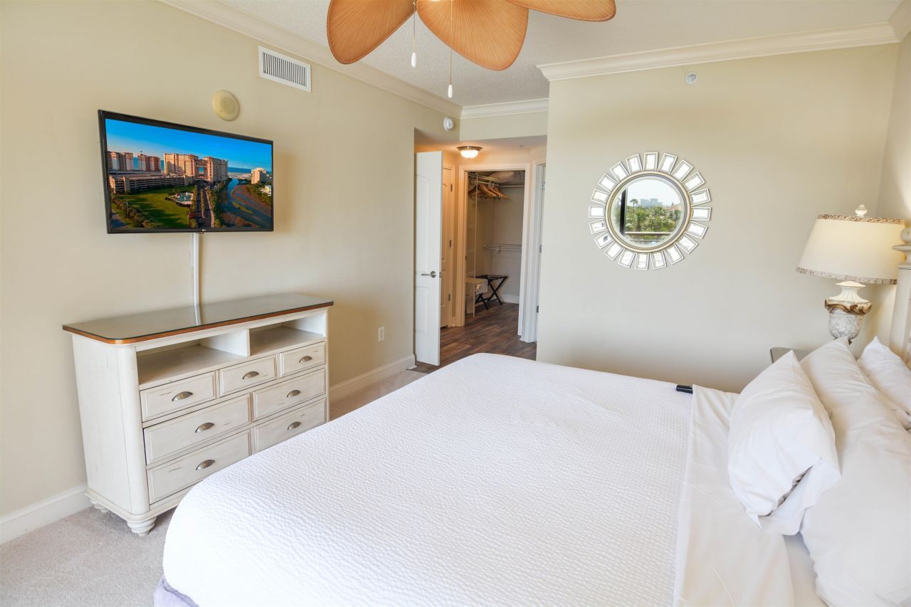 100 North Beach Blvd. Photo 17