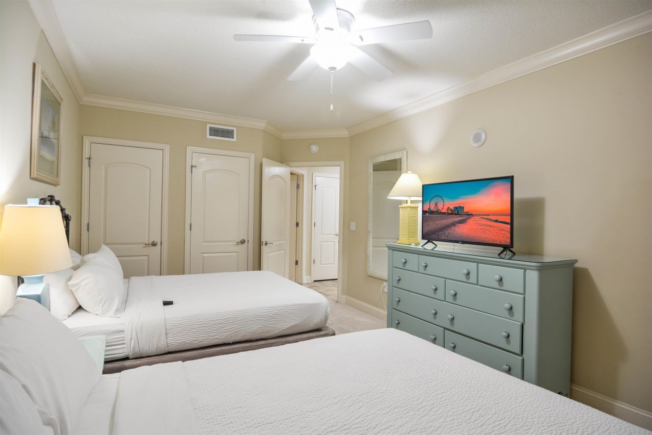 100 North Beach Blvd. Photo 24