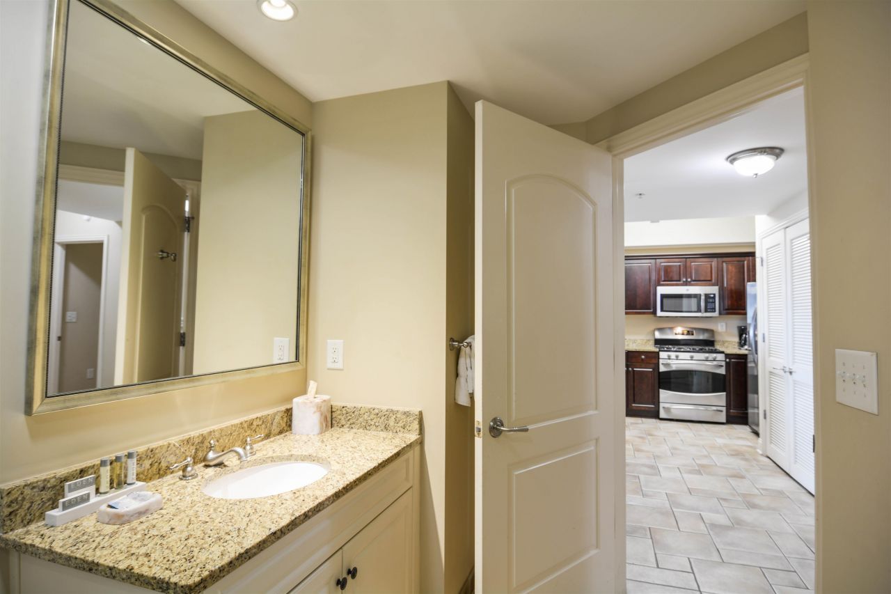 100 North Beach Blvd. Photo 26