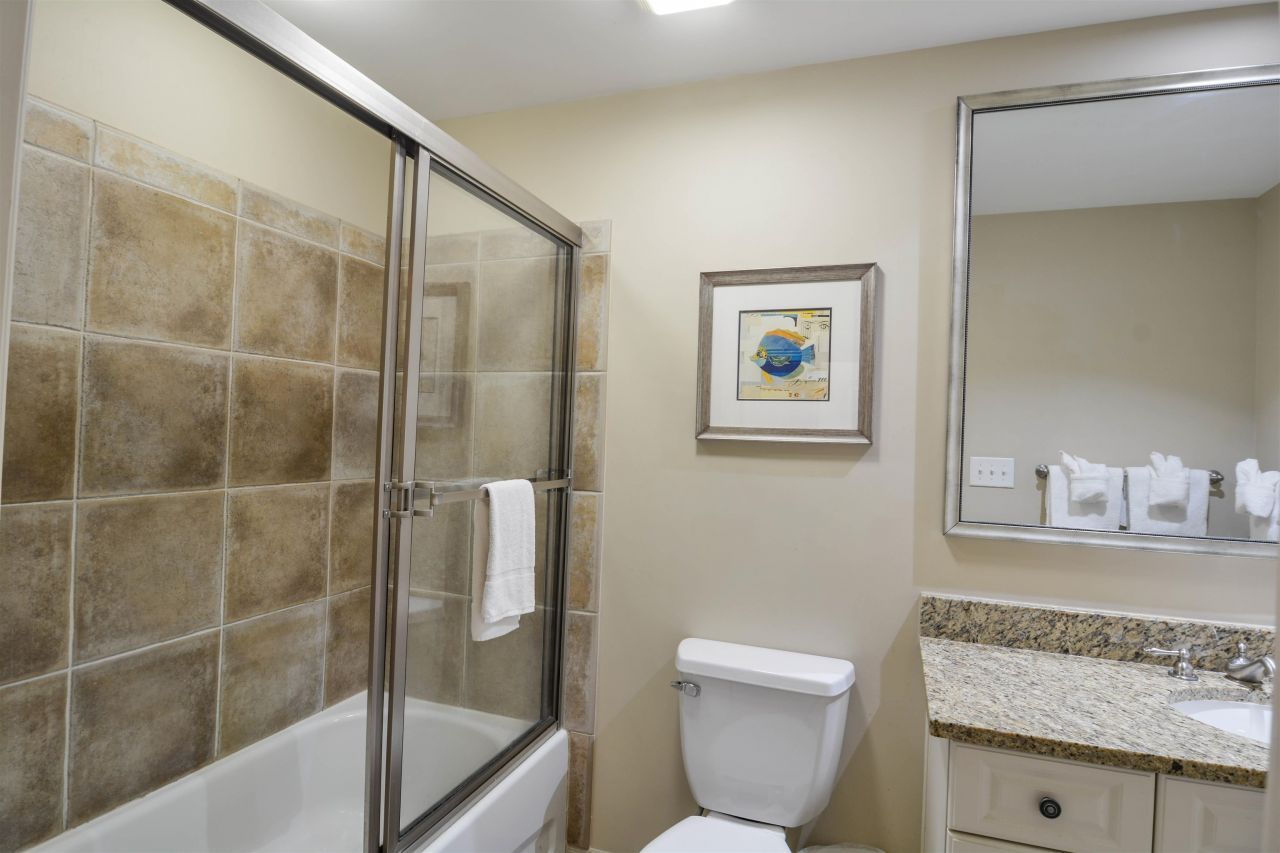 100 North Beach Blvd. Photo 31