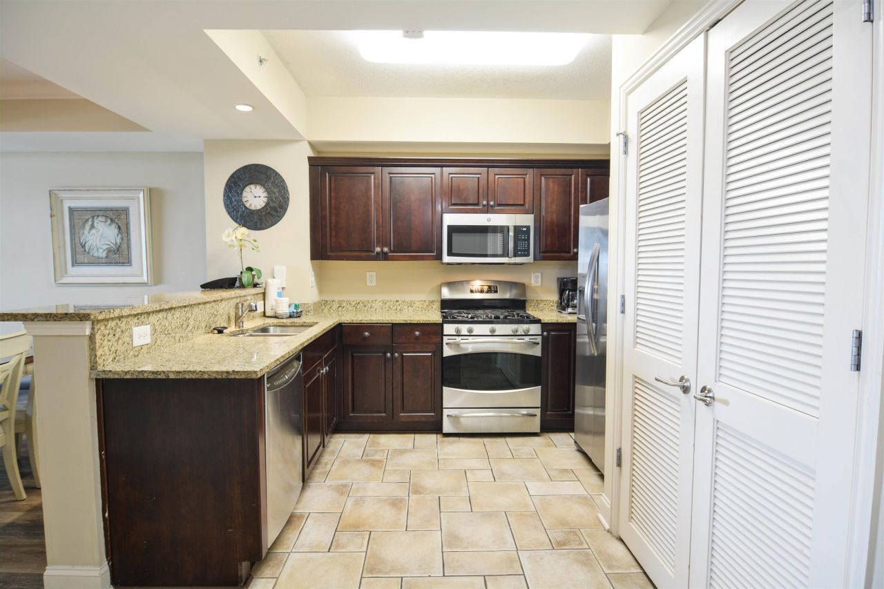 100 North Beach Blvd. Photo 6