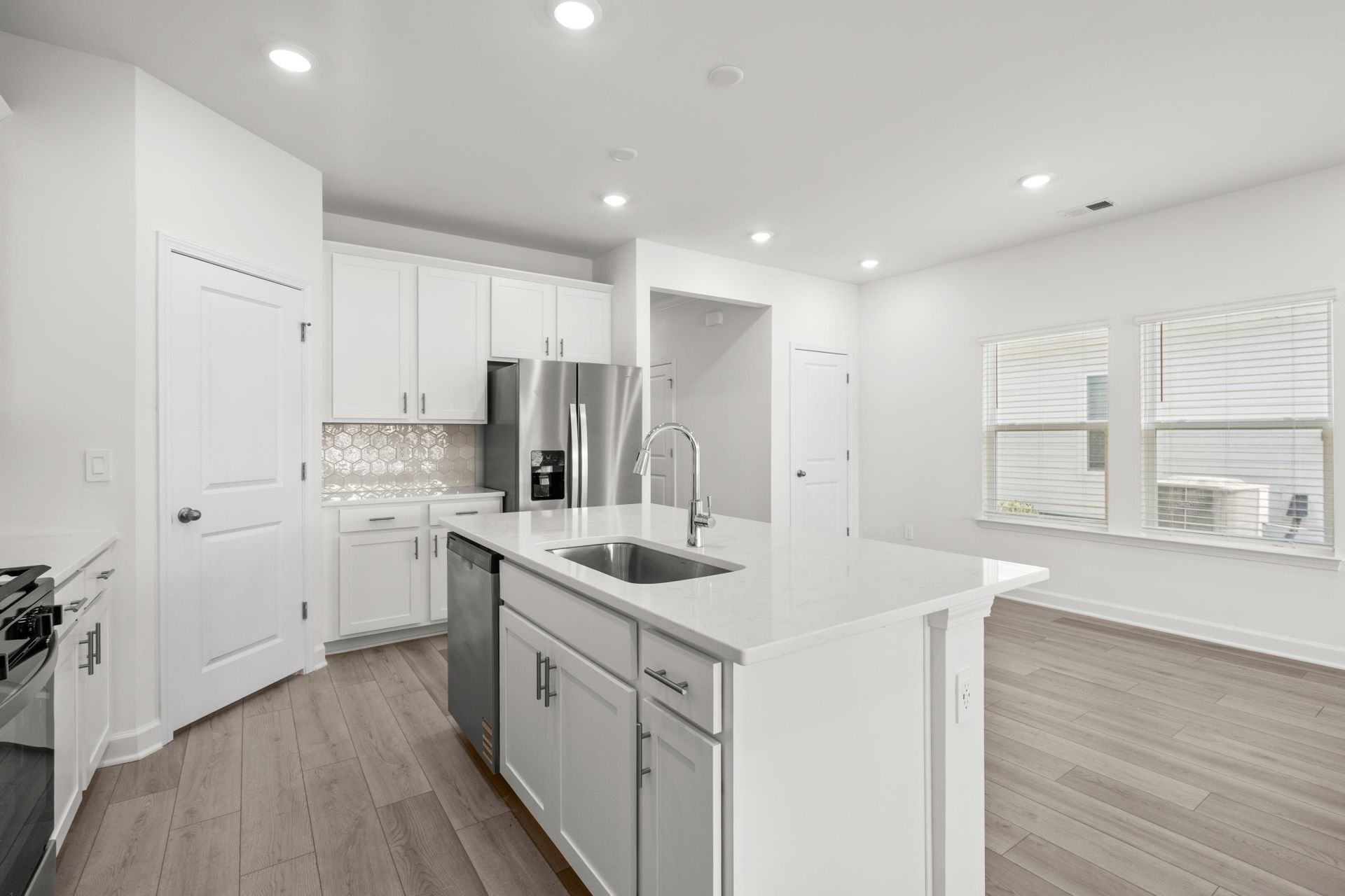 8217 Essence Dr. Photo 18