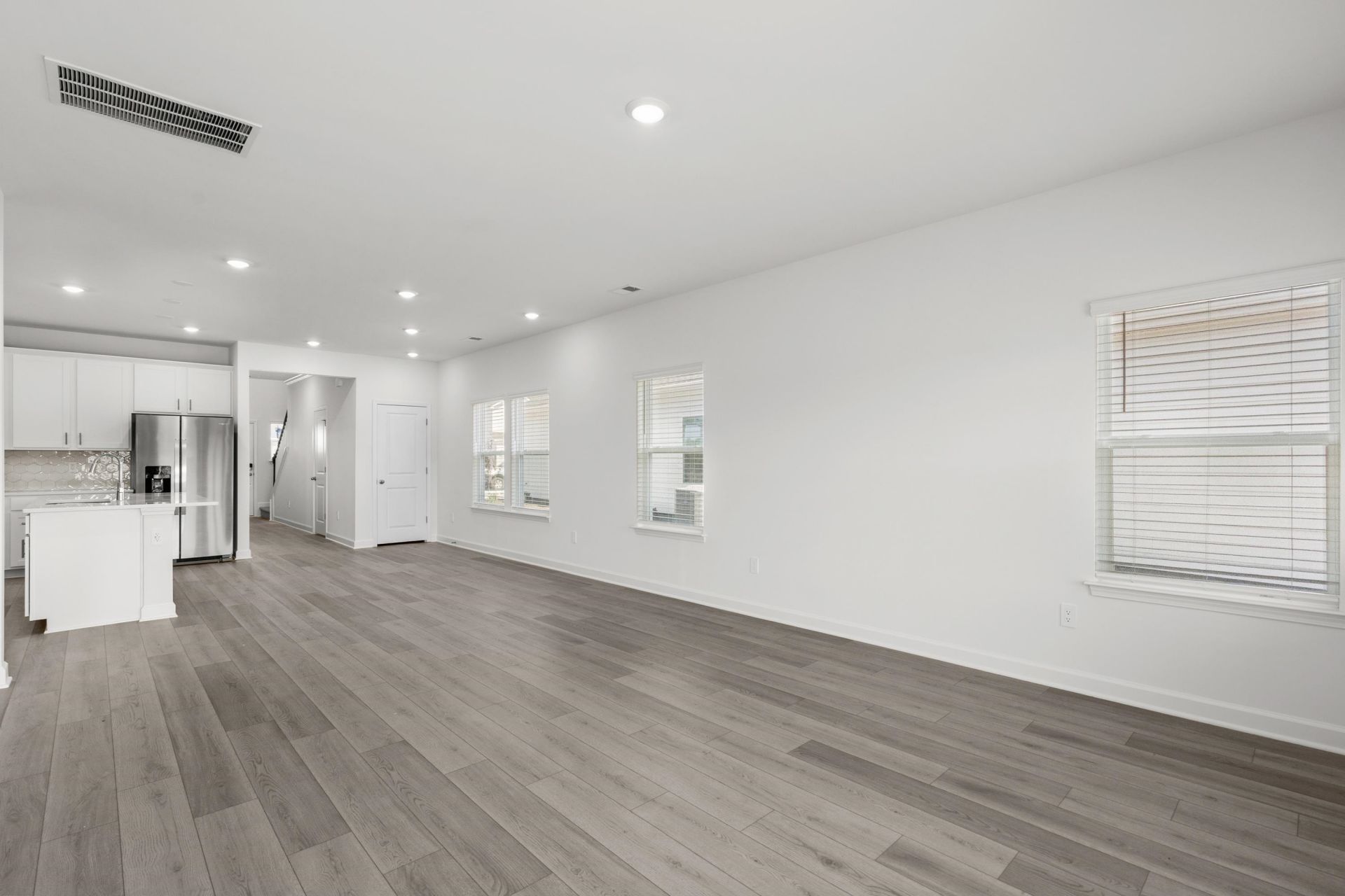 8217 Essence Dr. Photo 28