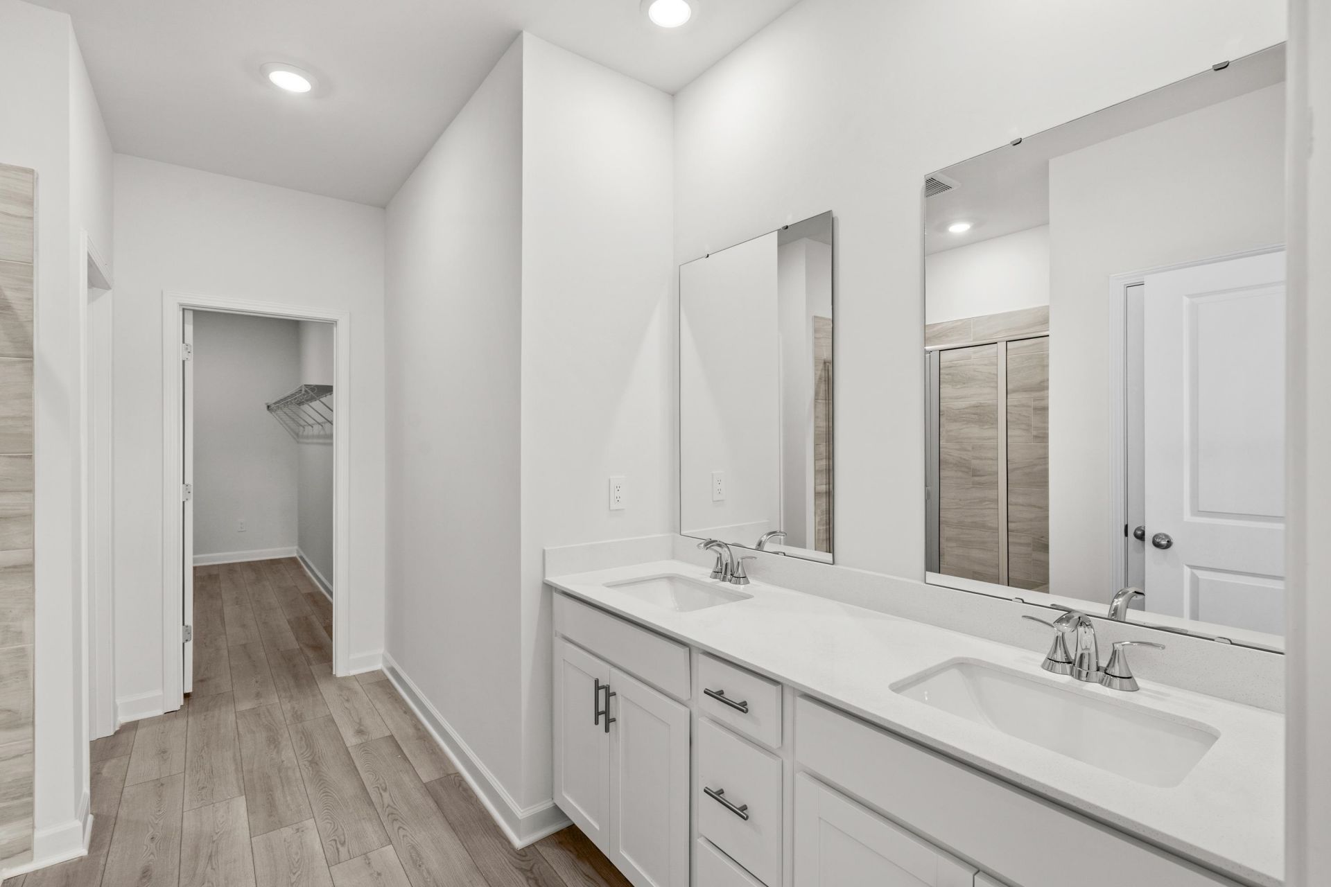 8217 Essence Dr. Photo 33