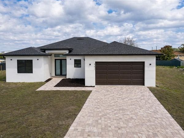 811 Dartmouth CT , LEHIGH ACRES, FL 33974