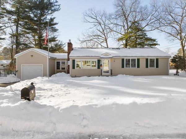 25 Pine Ridge Dr, Ayer, MA 01432