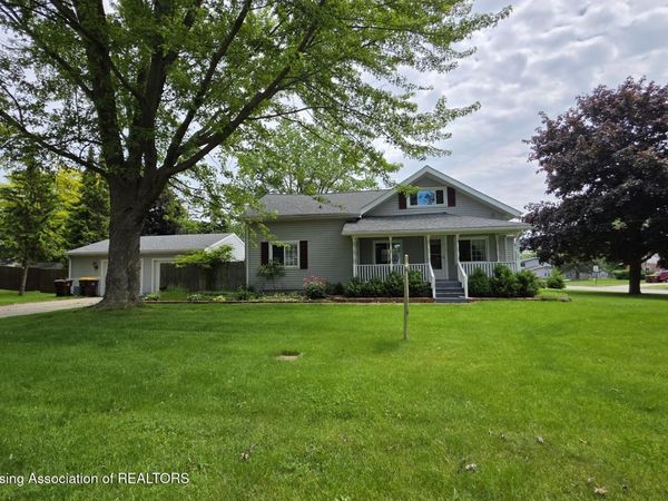1105 S Swegles Street, St. Johns, MI 48879