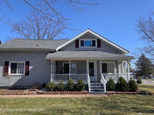 1105 S Swegles Street, St. Johns, MI 48879