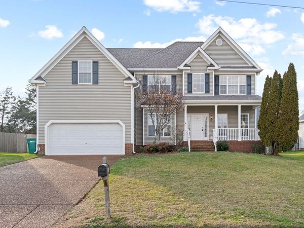 2624 Hansford Dr, Thompsons Station, TN 37179