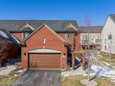 3616 Bay Harbor Drive , Brighton Twp, MI 48114