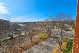 900 Taylor Street  photo 4