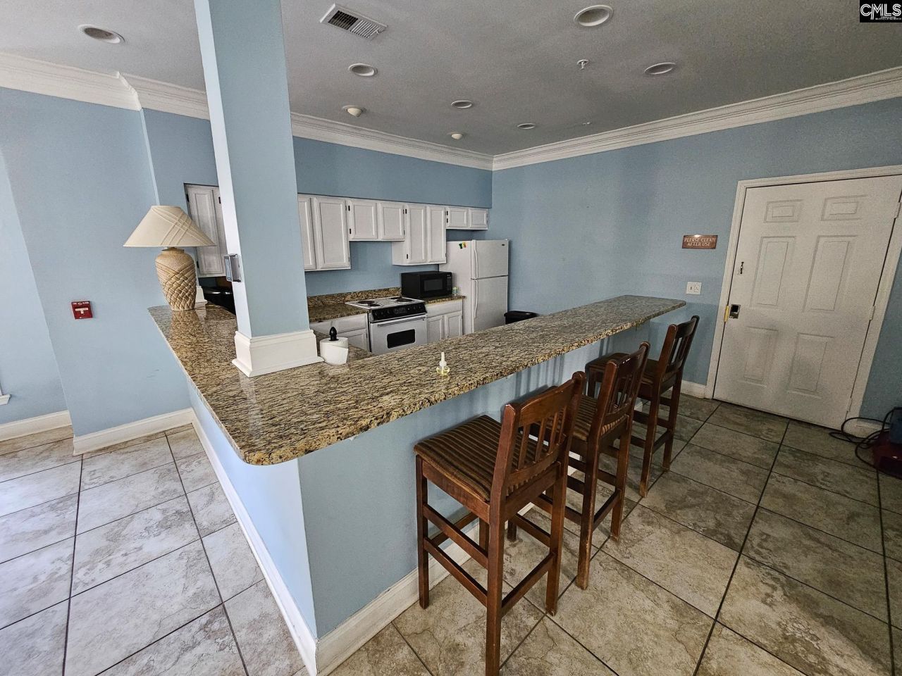 900 Taylor Street  Photo 9