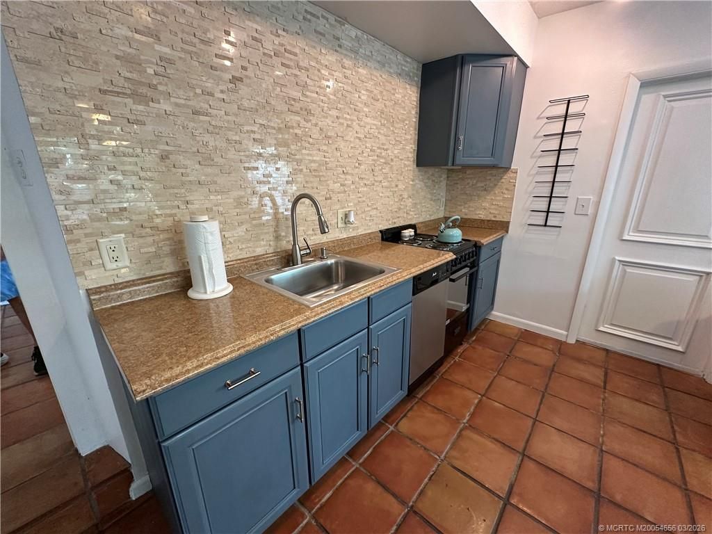 4490 NE Indian River Drive, Jensen Beach, FL 34957 Photo