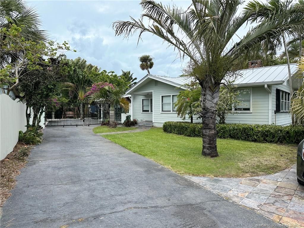4490 NE Indian River Drive, Jensen Beach, FL 34957 Photo