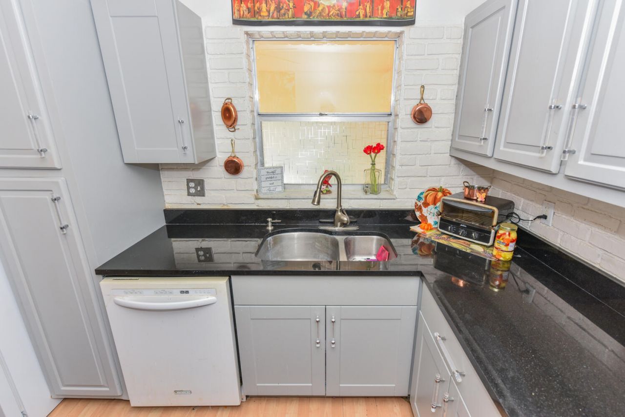 477 Lake Dora Drive, West Palm Beach, FL 33411 Photo