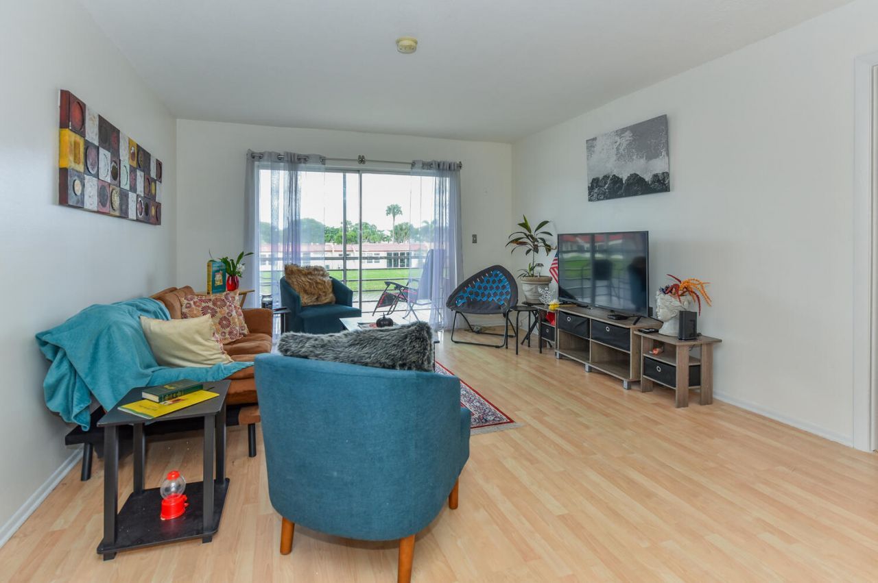 477 Lake Dora Drive, West Palm Beach, FL 33411 Photo