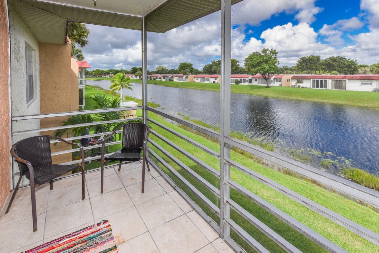 477 Lake Dora Drive, West Palm Beach, FL 33411 Photo