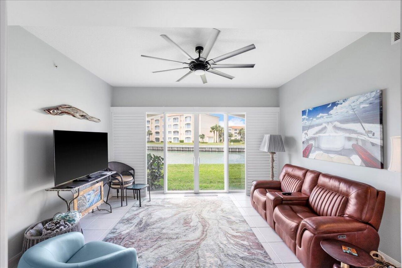 18 Harbour Isle Drive W, Unit 102, Fort Pierce, FL 34949 Photo