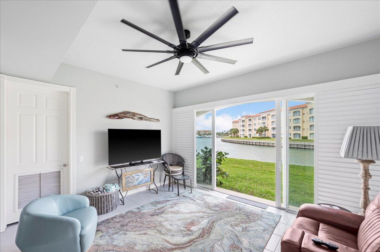 18 Harbour Isle Drive W, Unit 102, Fort Pierce, FL 34949 Photo