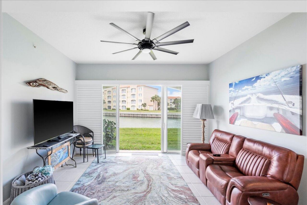 18 Harbour Isle Drive W, Unit 102, Fort Pierce, FL 34949 Photo