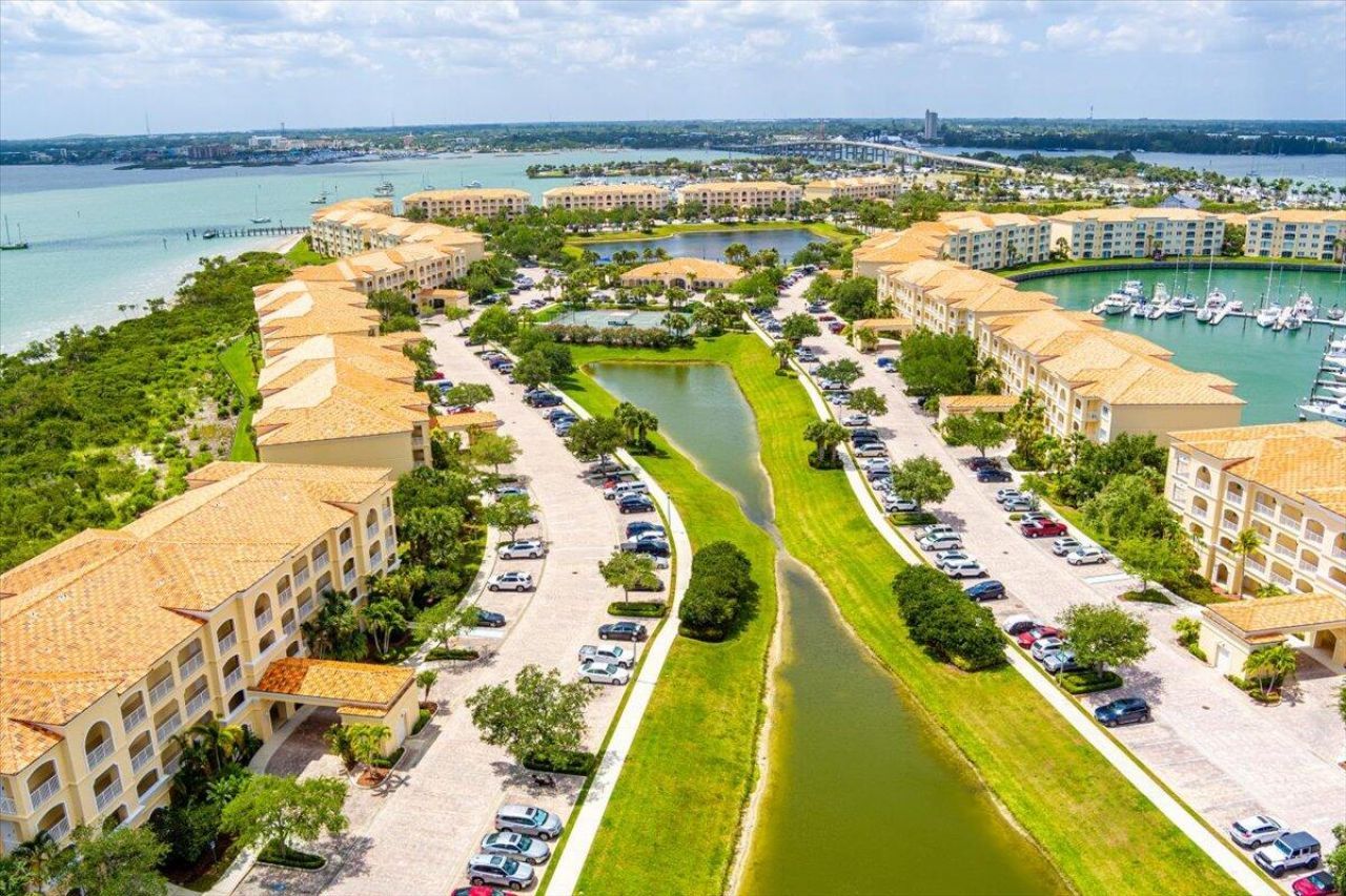 18 Harbour Isle Drive W, Unit 102, Fort Pierce, FL 34949 Photo