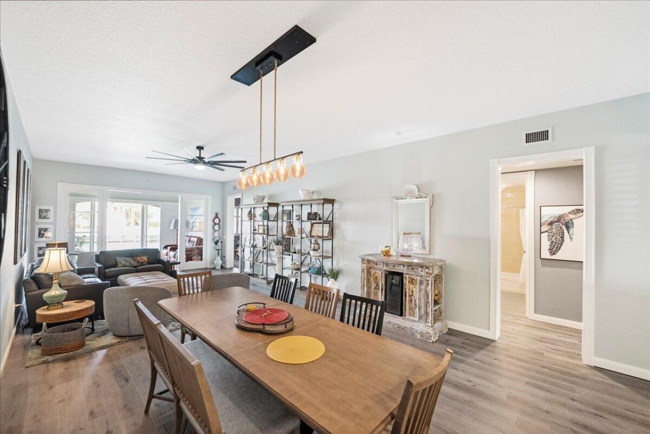 18 Harbour Isle Drive W, Unit 102, Fort Pierce, FL 34949 Photo