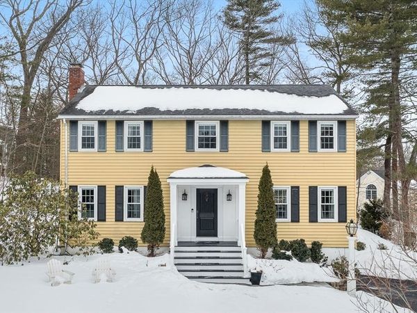 40 Pinewood Rd, Wellesley, MA 02482