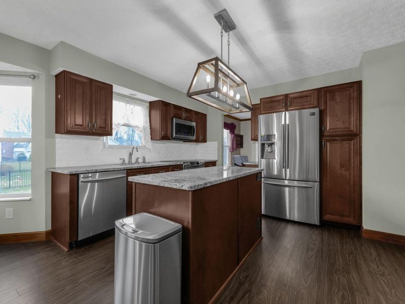 956 Crystal Cay Court, Columbus, OH 43230 Photo 10