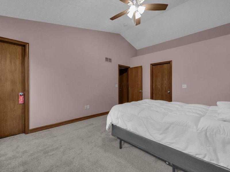 956 Crystal Cay Court, Columbus, OH 43230 Photo 22