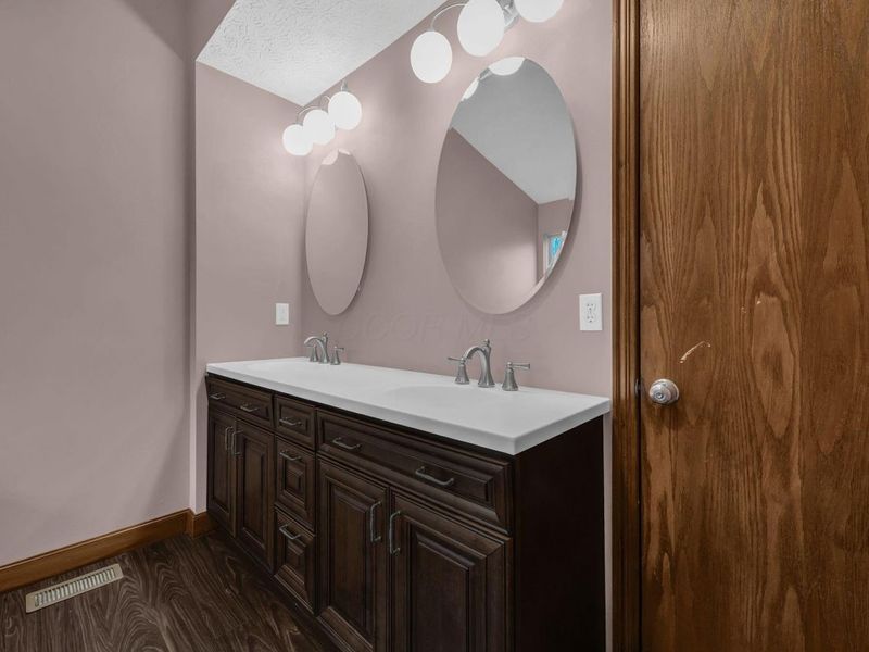 956 Crystal Cay Court, Columbus, OH 43230 Photo 23