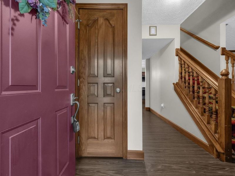 956 Crystal Cay Court, Columbus, OH 43230 Photo 4