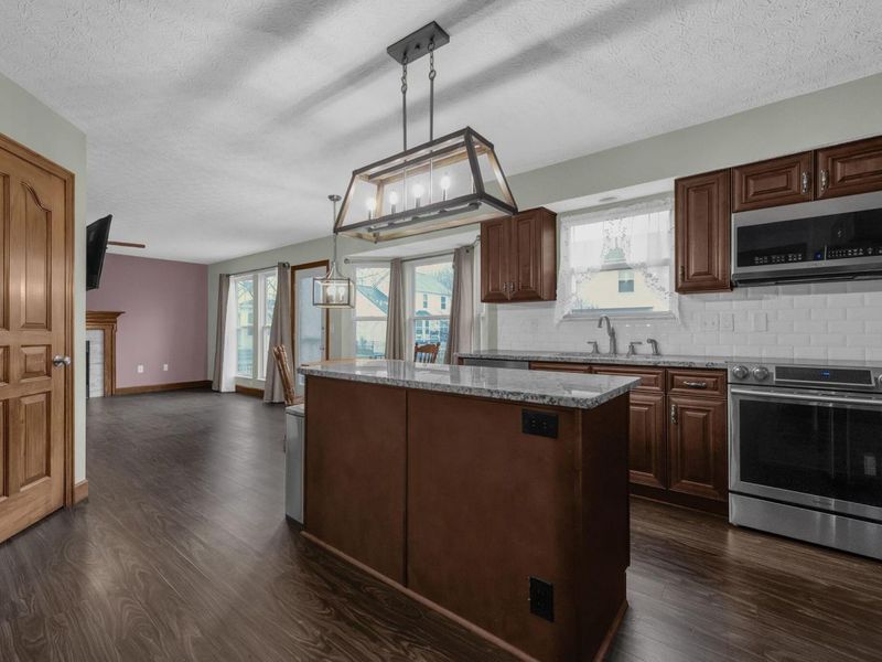 956 Crystal Cay Court, Columbus, OH 43230 Photo 7