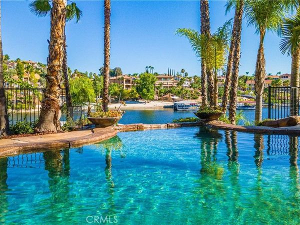 22166 W San Joaquin Drive W, Canyon Lake, CA 92587