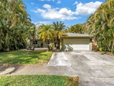 6821 N CIRCLE CREEK DR, PINELLAS PARK, FL 33781