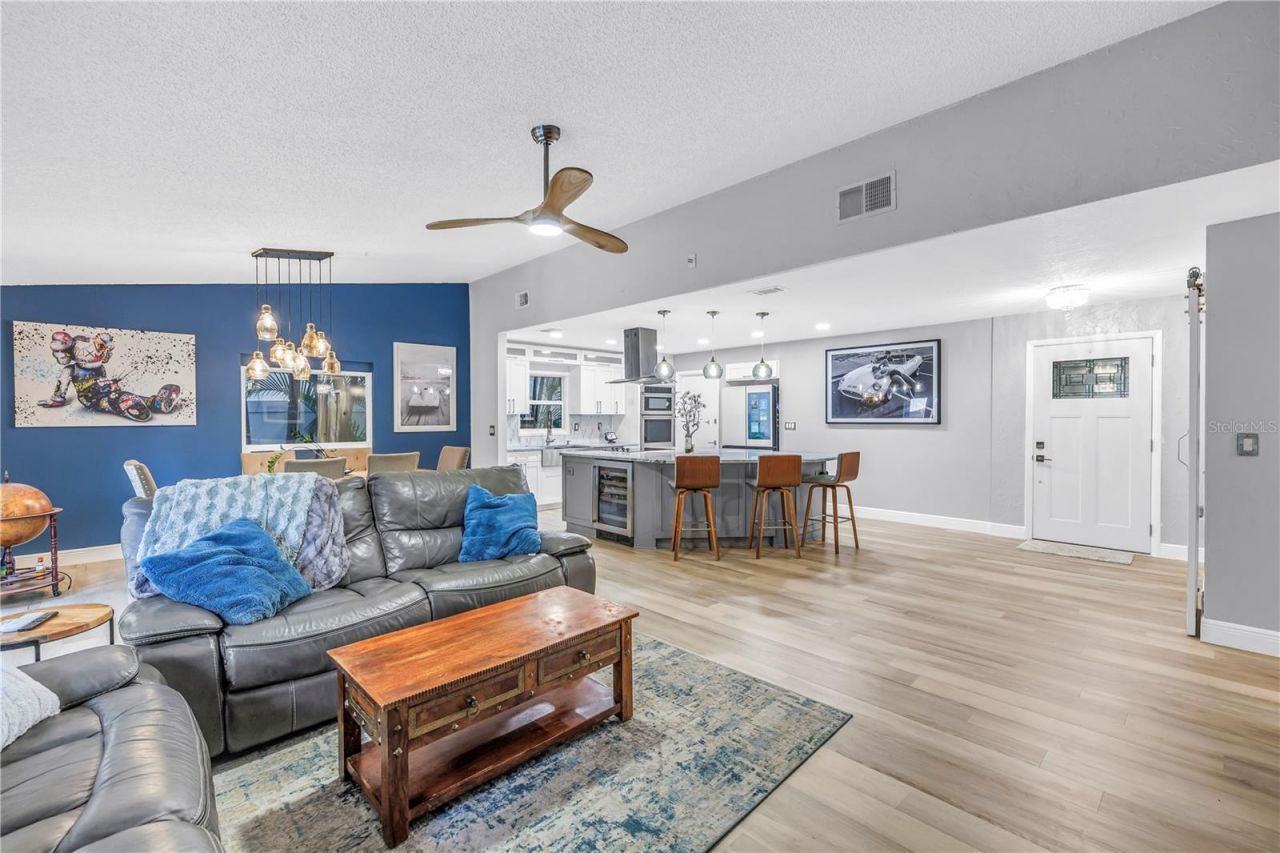 6821 N Circle Creek Dr, Pinellas Park, FL 33781 Photo