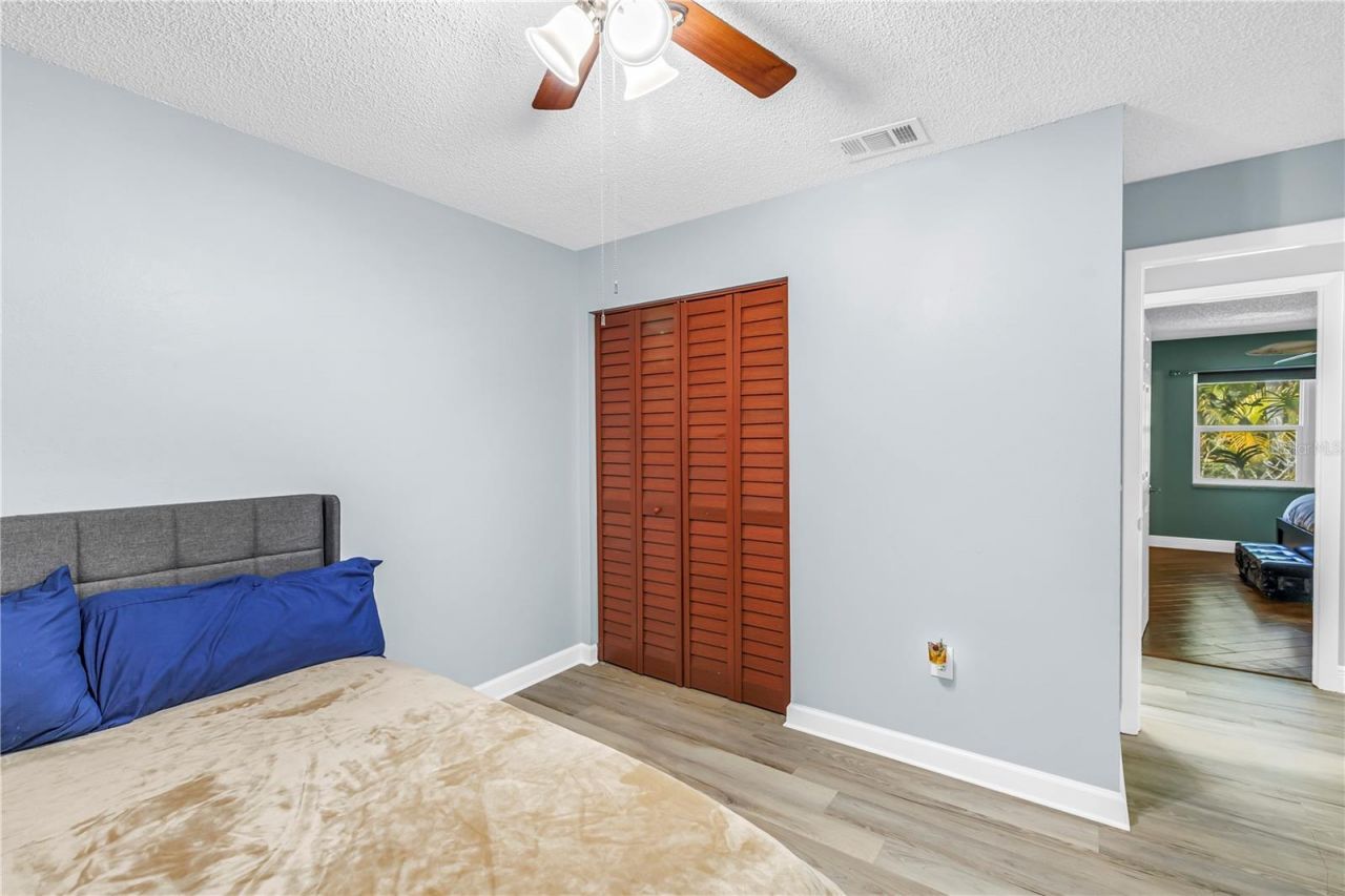 6821 N Circle Creek Dr, Pinellas Park, FL 33781 Photo