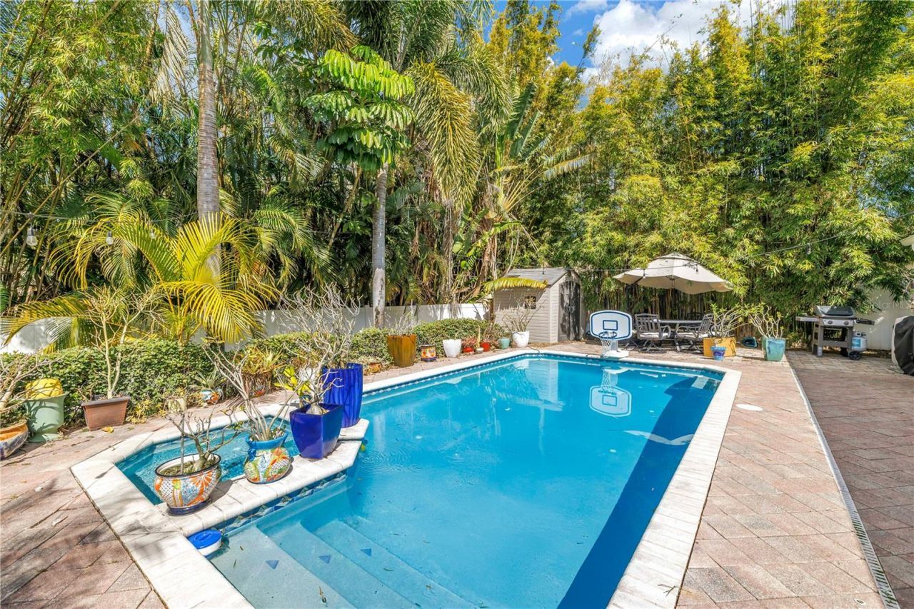 6821 N Circle Creek Dr, Pinellas Park, FL 33781 Photo