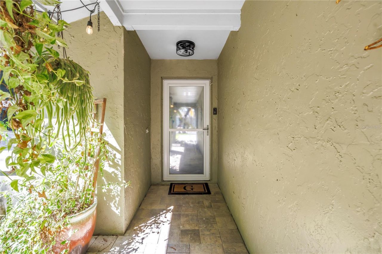 6821 N Circle Creek Dr, Pinellas Park, FL 33781 Photo